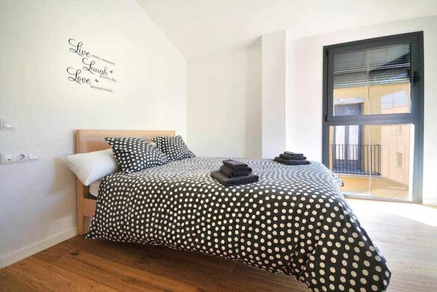 Stunning Apartment W Amazing Views In Girona Dış mekan fotoğraf